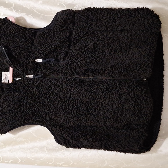 Weatherproof Hooded Black Sherpa Vest - Picture 2 of 8